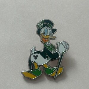 2025 Disney World Pin Donald Duck St. Patrick's Day Hidden Mickey Holidays